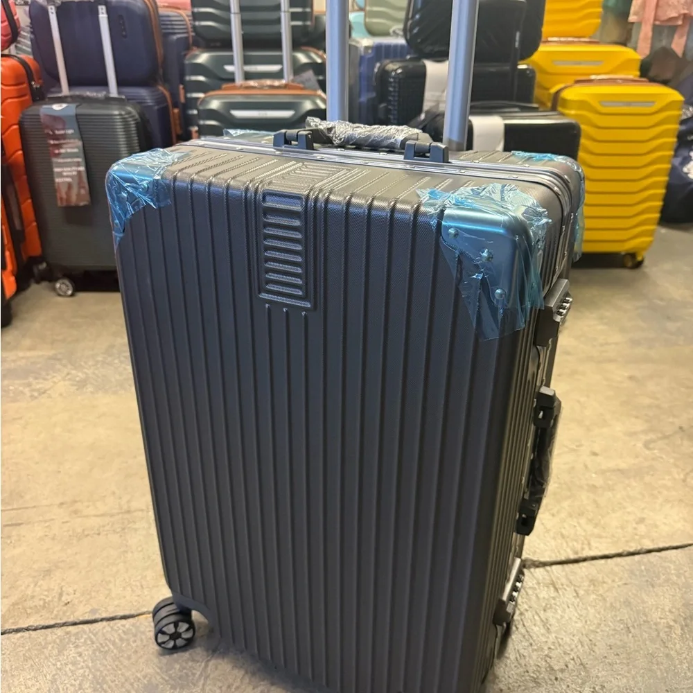 Aluminum frame gray Suitcase size 25